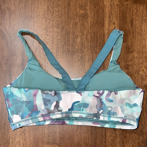SPANX Printed Low Impact Sports Bra, Green, Medium - Picture 3 of 4